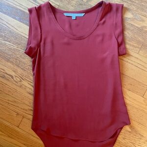 Veronica Beard round neck cap sleeve blouse. Brick Red.